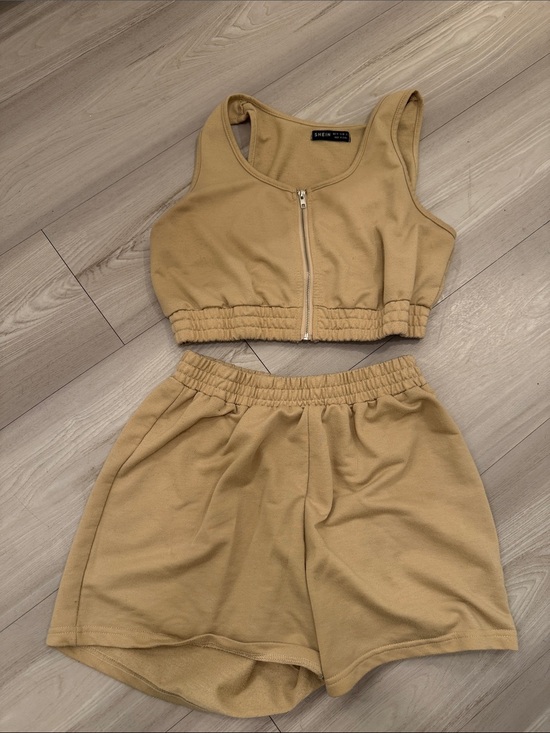 SHEIN Pants - SHEIN Camel Zip-Front Cropped Tank & Elastic Waist Shorts Set